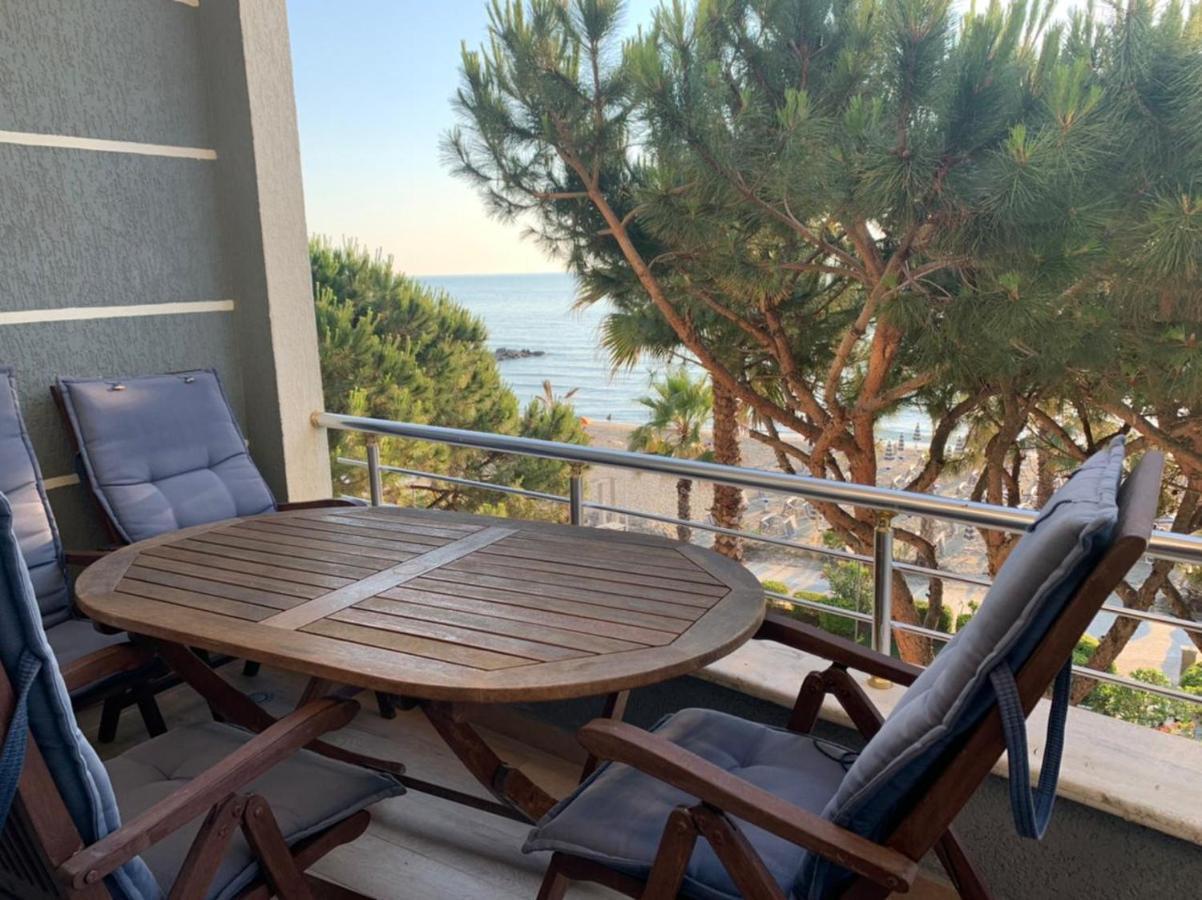 Mia'S Sea View Apartment Golem  Exteriér fotografie