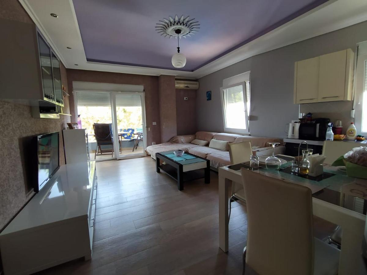 Mia'S Sea View Apartment Golem  Exteriér fotografie